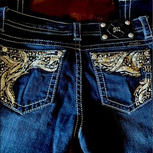 Miss Me Signature Skinny 29 x 31 ❤️